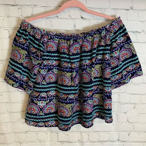 Romeo & Juliet Couture Off Shoulder Embroidered Top Size Small - Picture 4 of 5